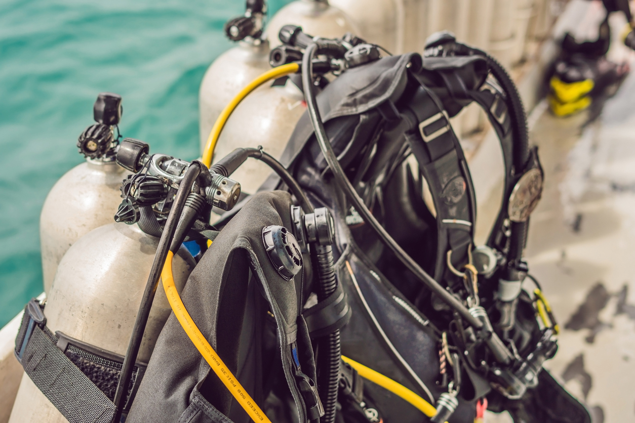Scuba Hydrostatic Testing: The Structural Side of Tank Safety